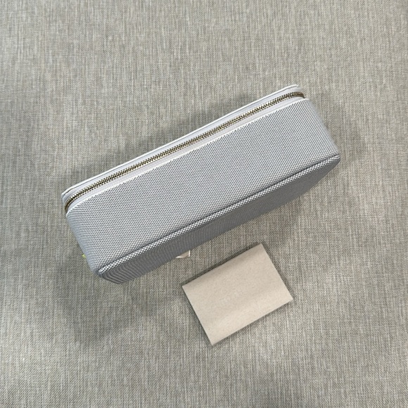 💎 NWT! Rare Rothy’s Large Catchall in Dove Gray - Picture 7 of 16